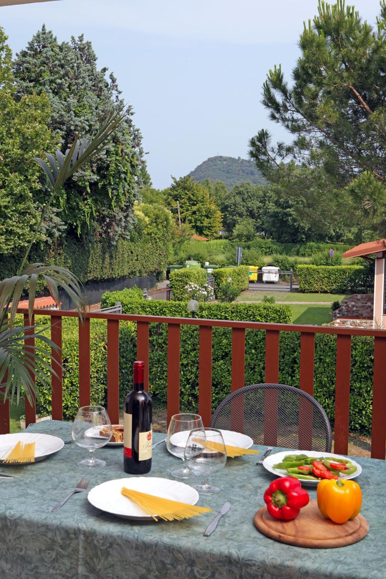 Camping Garden Tourist Manerba del Garda Rom bilde