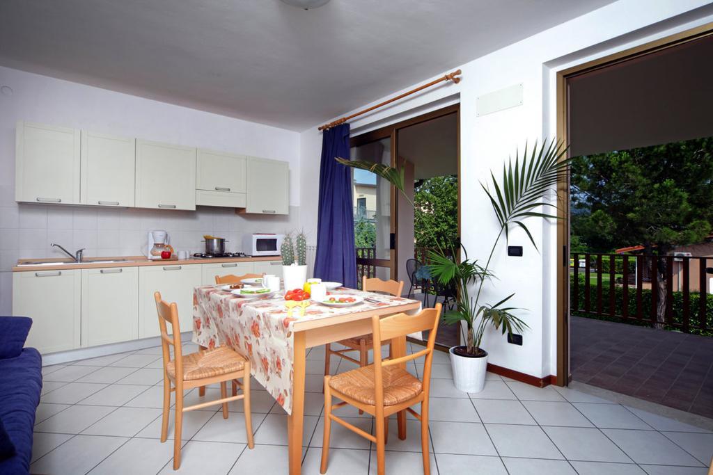 Camping Garden Tourist Manerba del Garda Eksteriør bilde